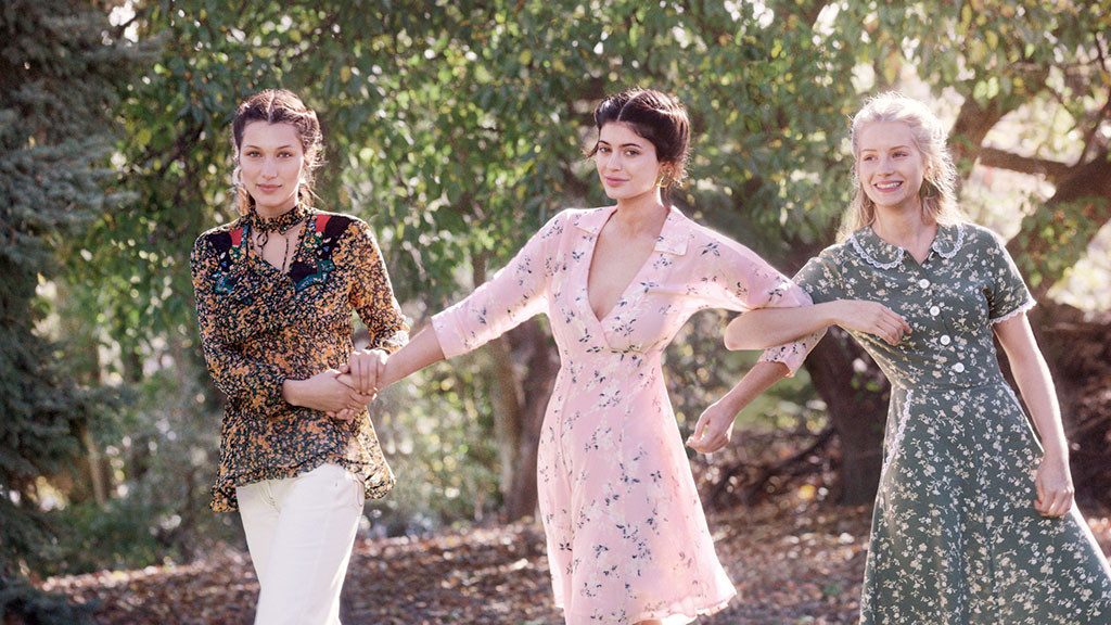 Bella Hadid, Kylie Jenner, Lottie Moss Bella Hadid, Kylie Jenner, Lottie Moss